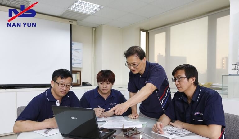 NAN YUN: A Large Screw and Barrel Manufacturers